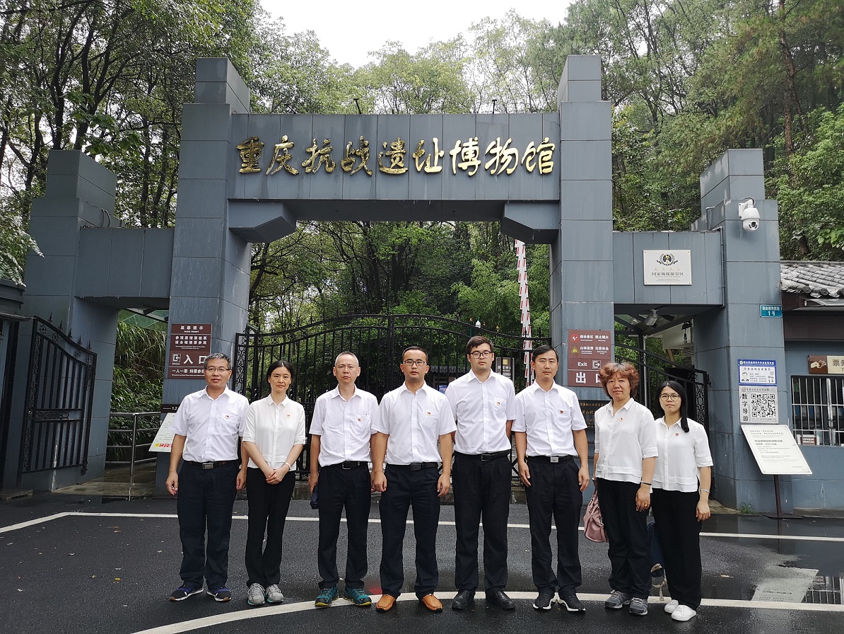 优秀党员学习1.jpg 优秀党员学习1.jpg