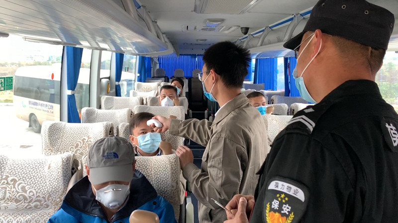 珠纤公司做好入厂人员体温监测_副本.jpg 珠纤公司做好入厂人员体温监测_副本.jpg