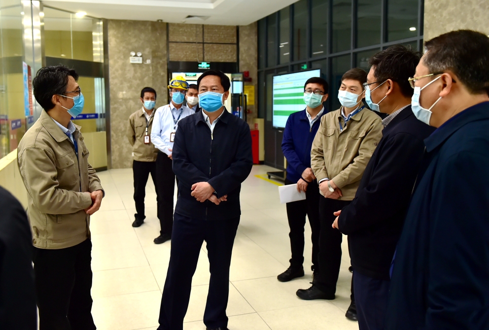 市长调研（中控室）.jpg