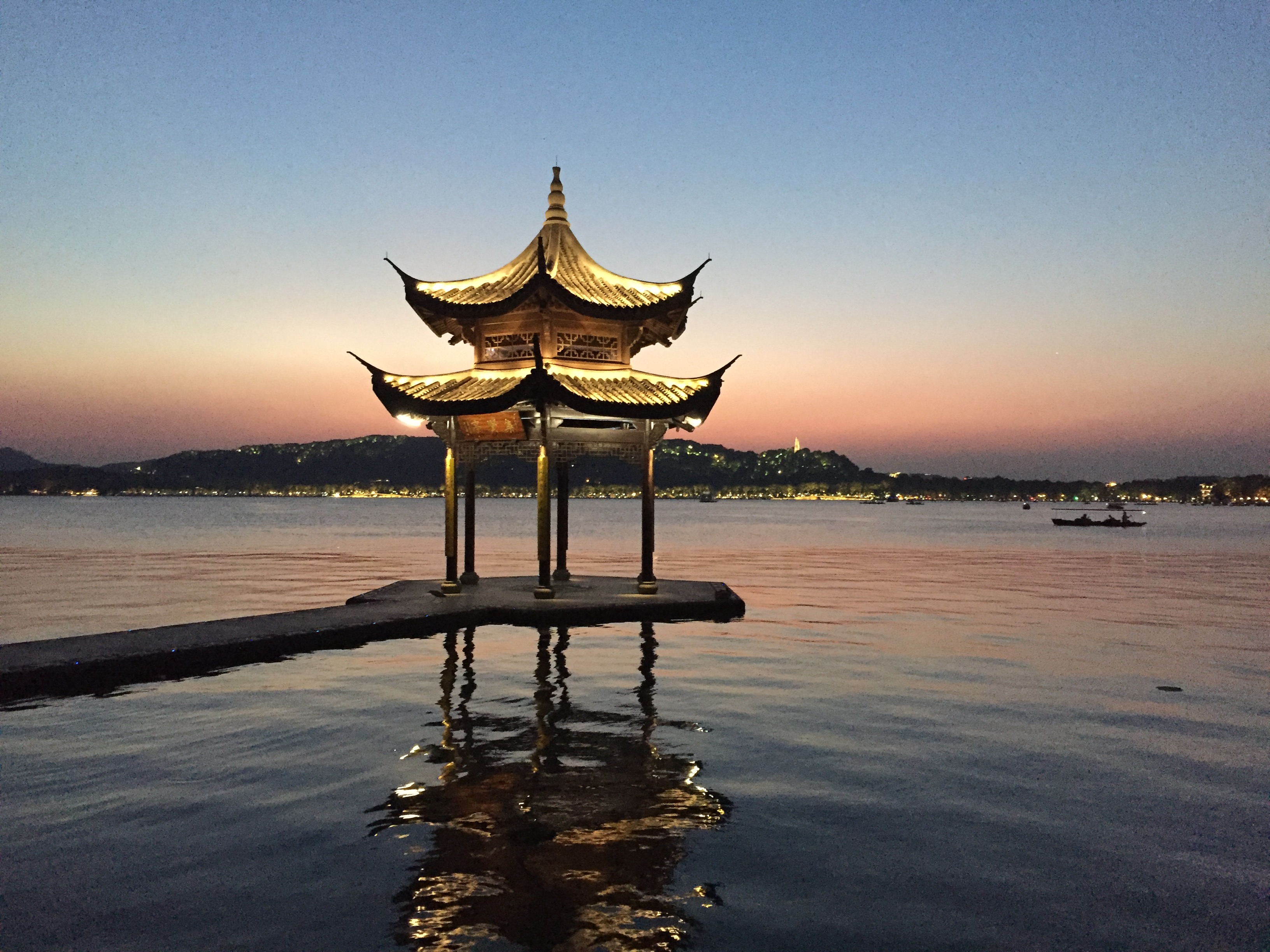 西子黄昏（张建宇 20170524）.jpg